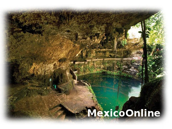 Cenote Zachi Yukatan Mexiko